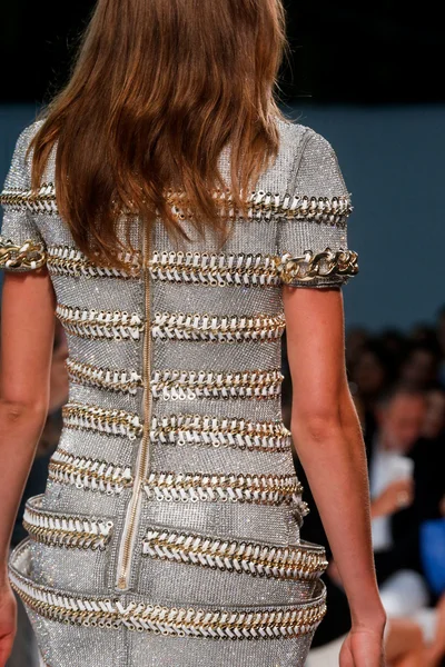 Look 75